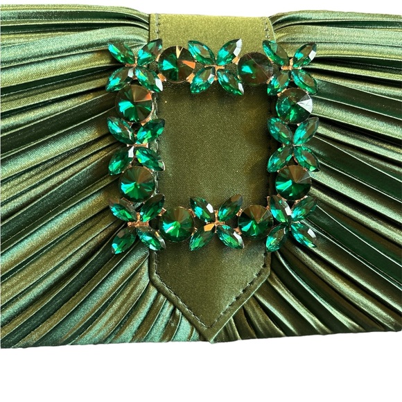 Emerald Evening Clutch with Crossbody Chain - Picture 5 of 5